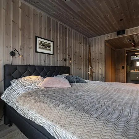 Modern Ski-inn-ski-out With Sauna, Apartment