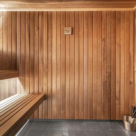 Modern Ski-inn-ski-out With Sauna,